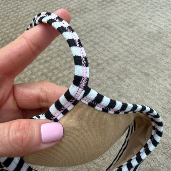 lululemon athletica Black and White Striped Sports Bra - Picture 5 of 6